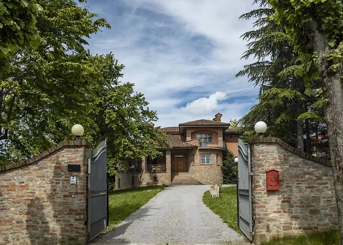 Villa Moglietta Host In Langhe Albaretto della Torre photo