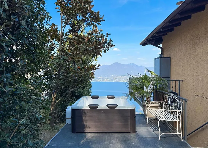 Paradiso Sotto Le Stelle, Jacuzzi Vista Lago Brisino photo