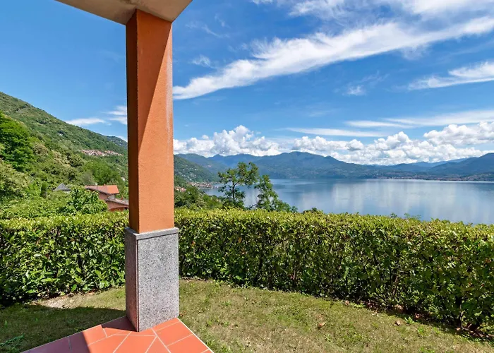Residential Complex With Panoramic Views And Pool Ξενοδοχείο Oggebbio φωτογραφία