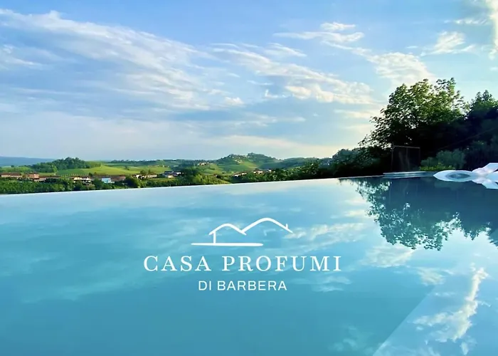 Photo de Casa Profumi Di Barbera - Infinity Pool, Luxurious Bedrooms And Historic Charm San Martino Alfieri