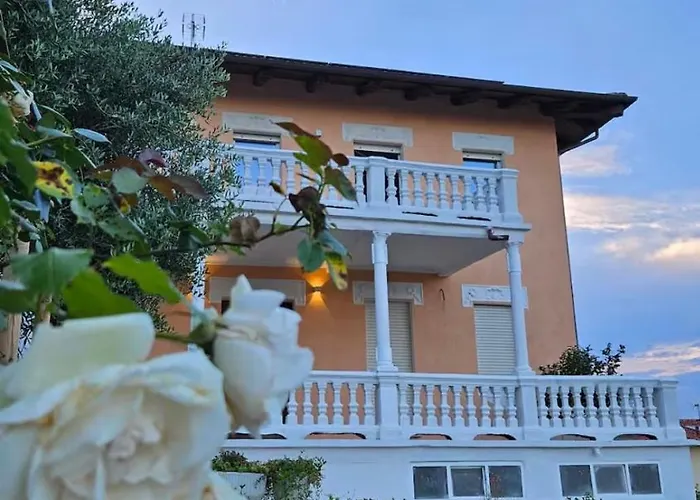 Photo de Villa Delfi Castagnito